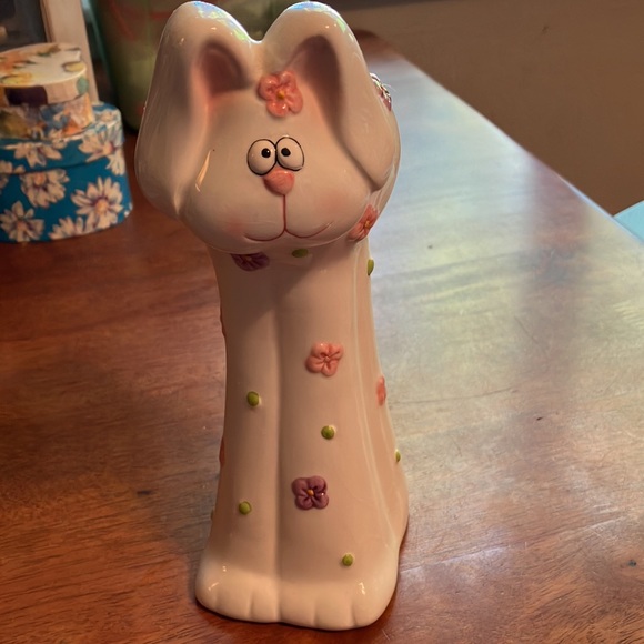 Adorable ceramic bunny ๐ฐ piggy bank from Hobby Lobby, excellent condition! - Picture 15 of 16